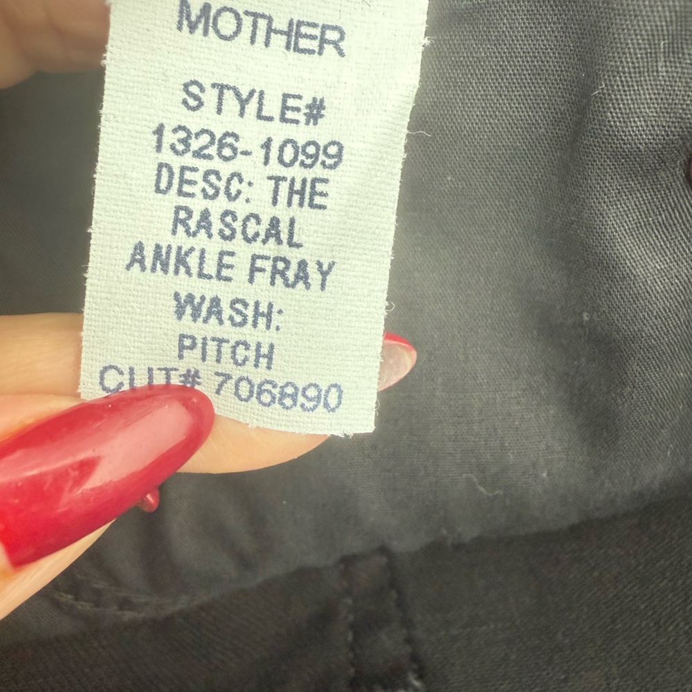 MOTHER The Rascal Ankpe Fray High Rise Black Jeans - Picture 14 of 15